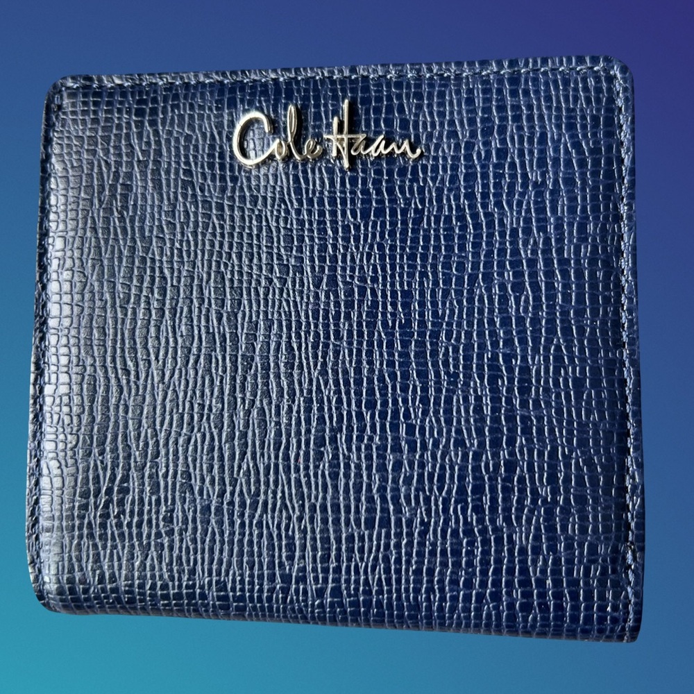 Cole Haan Blue Pebbled Leather Small Wallet/Card Holder - Picture 2 of 13